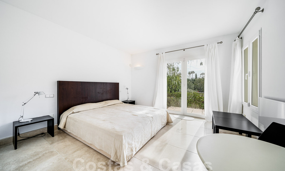 Luxevilla te koop in een Spaanse bouwstijl in de prestigieuze, afgeschermde urbanisatie Cascada de Camojan, Marbella 54830