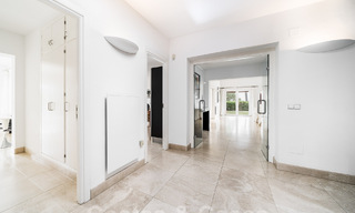 Luxevilla te koop in een Spaanse bouwstijl in de prestigieuze, afgeschermde urbanisatie Cascada de Camojan, Marbella 54838 