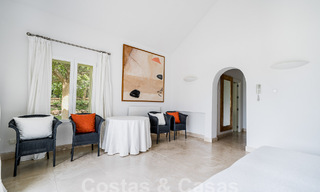 Luxevilla te koop in een Spaanse bouwstijl in de prestigieuze, afgeschermde urbanisatie Cascada de Camojan, Marbella 54844 