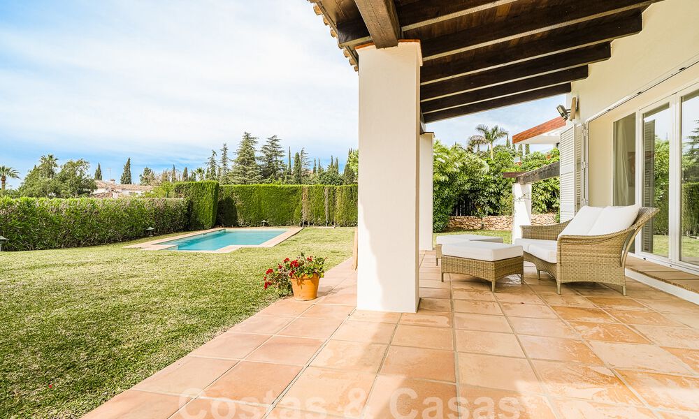 Luxevilla te koop in een Spaanse bouwstijl in de prestigieuze, afgeschermde urbanisatie Cascada de Camojan, Marbella 54847