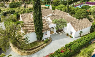 Luxevilla te koop in een Spaanse bouwstijl in de prestigieuze, afgeschermde urbanisatie Cascada de Camojan, Marbella 54859 