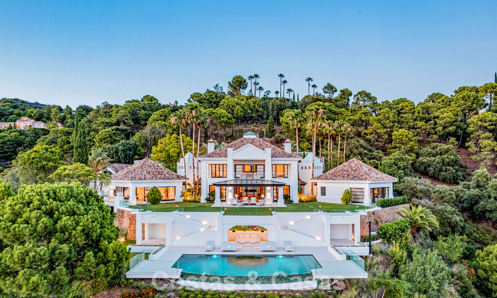 Boutique villa in resortstijl te koop met open zeezicht, genesteld in het weelderig groen van het exclusieve La Zagaleta golfresort, Marbella - Benahavis 54105