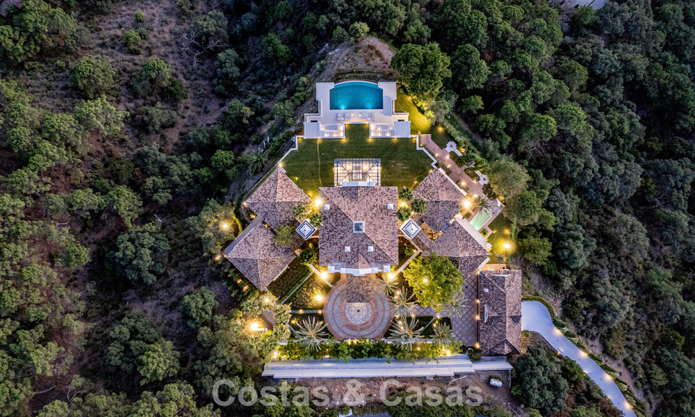 Boutique villa in resortstijl te koop met open zeezicht, genesteld in het weelderig groen van het exclusieve La Zagaleta golfresort, Marbella - Benahavis 54108