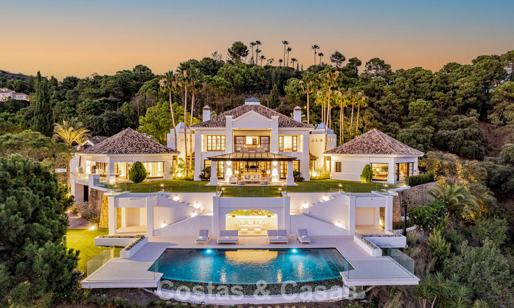 Boutique villa in resortstijl te koop met open zeezicht, genesteld in het weelderig groen van het exclusieve La Zagaleta golfresort, Marbella - Benahavis 54110