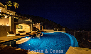 Boutique villa in resortstijl te koop met open zeezicht, genesteld in het weelderig groen van het exclusieve La Zagaleta golfresort, Marbella - Benahavis 54119 