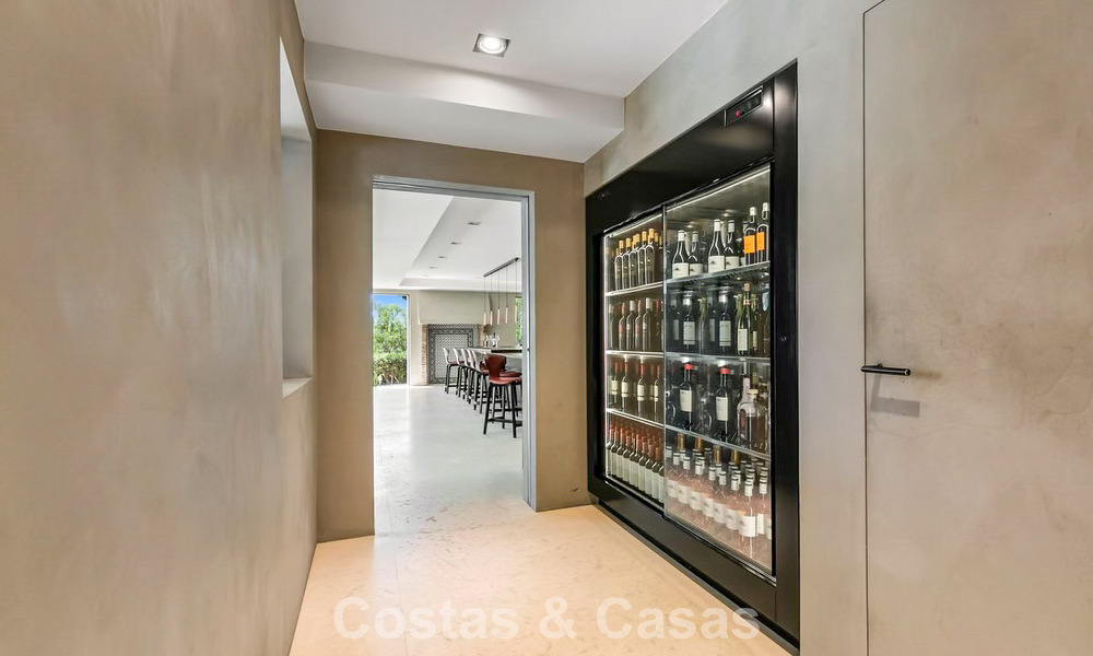 Rustieke luxevilla te koop met een verwarmd privézwembad en eigentijds interieur ten oosten van Marbella centrum 786363