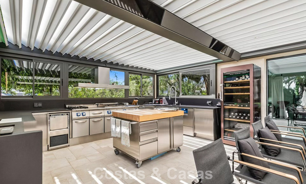 Rustieke luxevilla te koop met een verwarmd privézwembad en eigentijds interieur ten oosten van Marbella centrum 786373