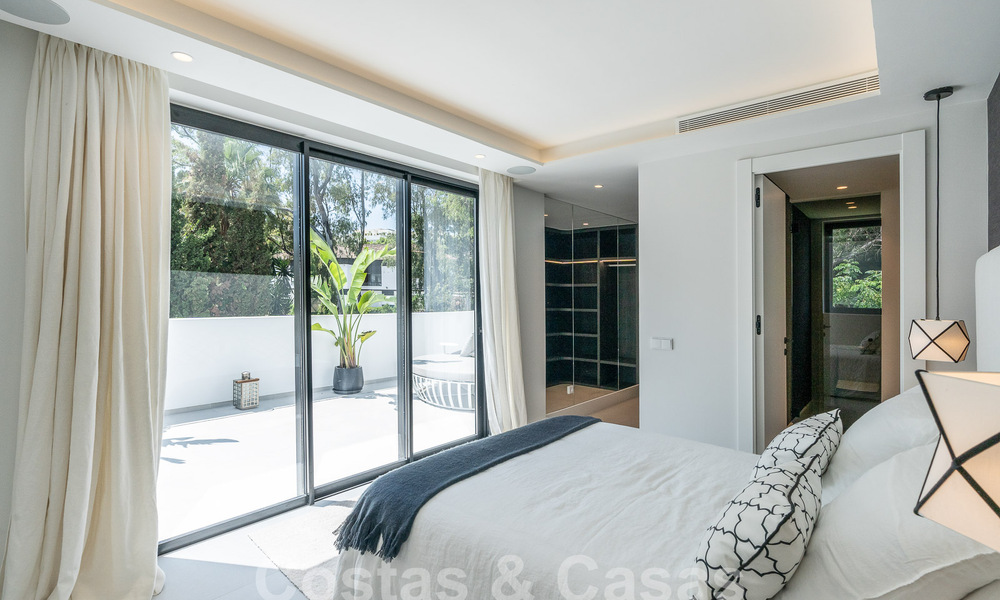 Eigentijds gerenoveerde luxevilla te koop in het hart van Nueva Andalucia’s golfvallei, Marbella 54804