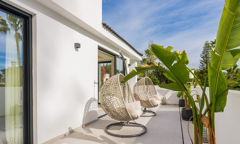 Eigentijds gerenoveerde luxevilla te koop in het hart van Nueva Andalucia’s golfvallei, Marbella 61996