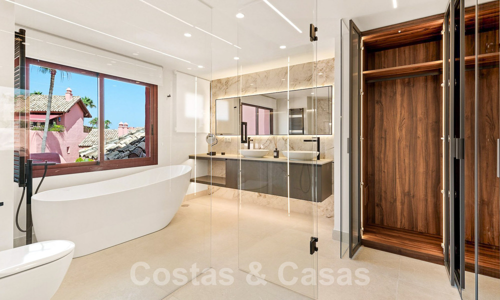 Luxe penthouse te koop in een exclusief strandcomplex op de New Golden Mile, Marbella - Estepona 55101