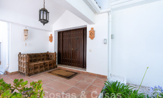 Vrijstaande luxevilla in een klassieke Spaanse stijl te koop met subliem zeezicht in Marbella - Benahavis 55131 