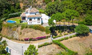 Vrijstaande luxevilla in een klassieke Spaanse stijl te koop met subliem zeezicht in Marbella - Benahavis 55133 