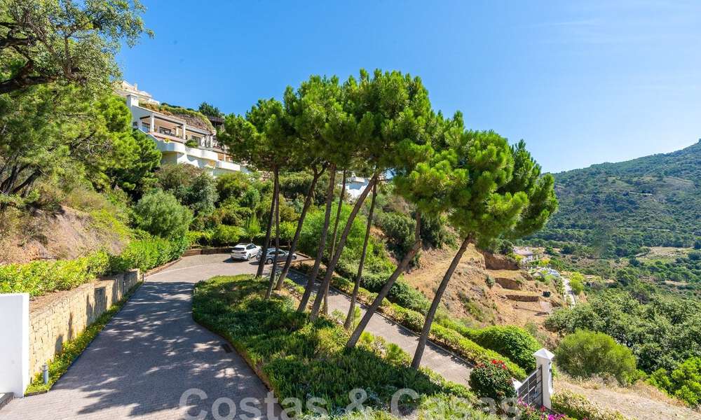 Vrijstaande luxevilla in een klassieke Spaanse stijl te koop met subliem zeezicht in Marbella - Benahavis 55139