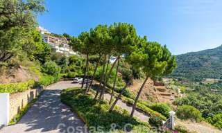 Vrijstaande luxevilla in een klassieke Spaanse stijl te koop met subliem zeezicht in Marbella - Benahavis 55139 