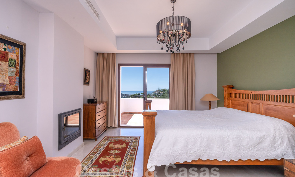 Vrijstaande luxevilla in een klassieke Spaanse stijl te koop met subliem zeezicht in Marbella - Benahavis 55146
