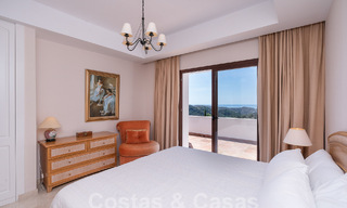 Vrijstaande luxevilla in een klassieke Spaanse stijl te koop met subliem zeezicht in Marbella - Benahavis 55154 