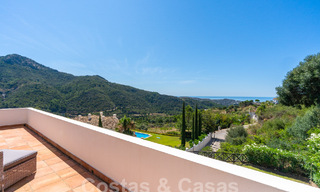 Vrijstaande luxevilla in een klassieke Spaanse stijl te koop met subliem zeezicht in Marbella - Benahavis 55156 