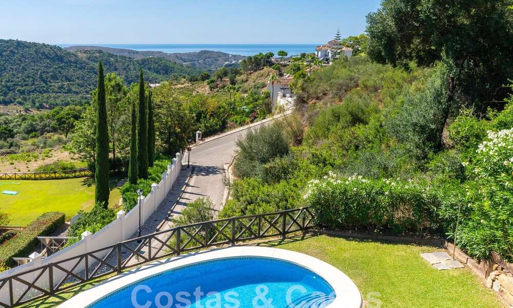 Vrijstaande luxevilla in een klassieke Spaanse stijl te koop met subliem zeezicht in Marbella - Benahavis 55158