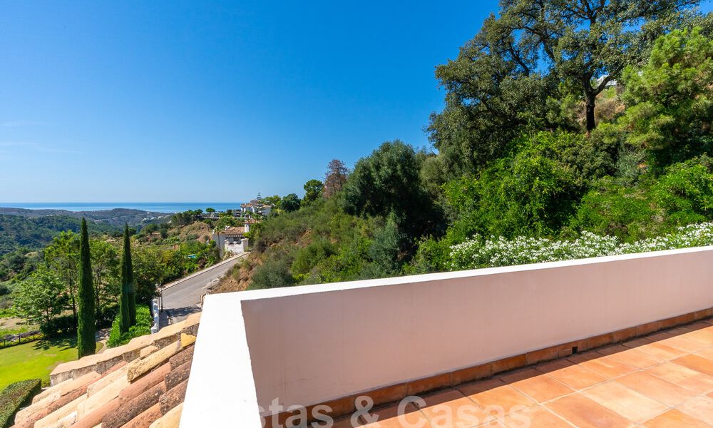 Vrijstaande luxevilla in een klassieke Spaanse stijl te koop met subliem zeezicht in Marbella - Benahavis 55159