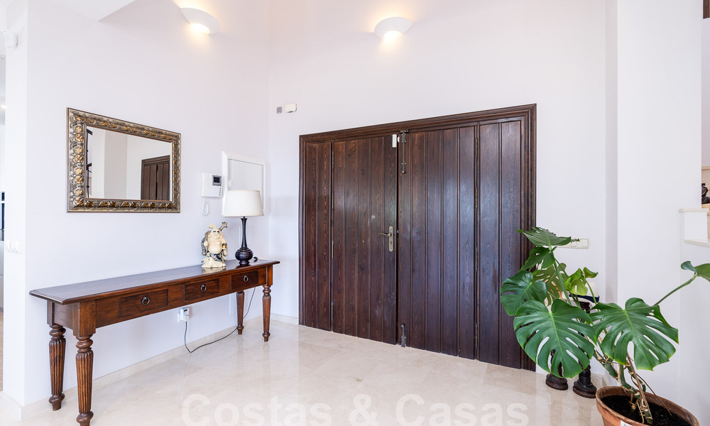 Vrijstaande luxevilla in een klassieke Spaanse stijl te koop met subliem zeezicht in Marbella - Benahavis 55165