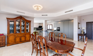 Vrijstaande luxevilla in een klassieke Spaanse stijl te koop met subliem zeezicht in Marbella - Benahavis 55172 