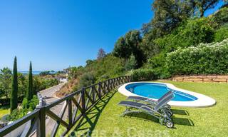 Vrijstaande luxevilla in een klassieke Spaanse stijl te koop met subliem zeezicht in Marbella - Benahavis 55181 