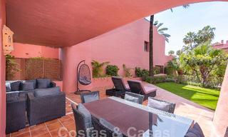 Luxueus tuinappartement te koop in een frontlinie strandcomplex op de New Golden Mile tussen Marbella en Estepona 55284 