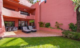 Luxueus tuinappartement te koop in een frontlinie strandcomplex op de New Golden Mile tussen Marbella en Estepona 55287 