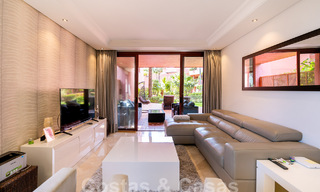 Luxueus tuinappartement te koop in een frontlinie strandcomplex op de New Golden Mile tussen Marbella en Estepona 55291 