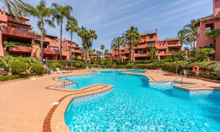 Luxueus tuinappartement te koop in een frontlinie strandcomplex op de New Golden Mile tussen Marbella en Estepona 55307 