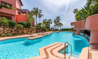 Luxueus tuinappartement te koop in een frontlinie strandcomplex op de New Golden Mile tussen Marbella en Estepona 55314 