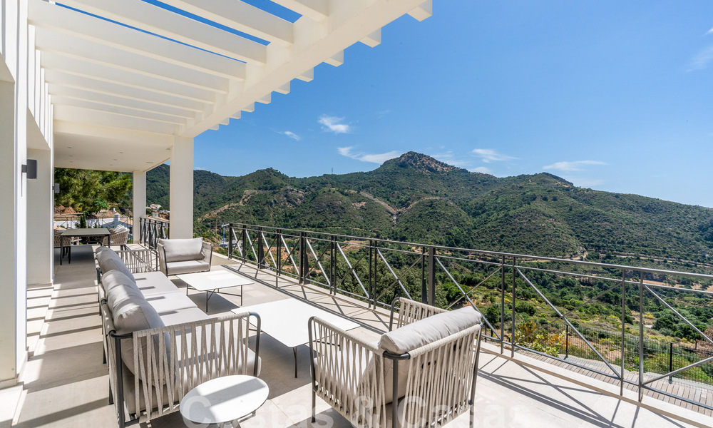 Luxevilla in een moderne-Andalusische stijl te koop in een fantastische, natuurlijke omgeving van Marbella - Benahavis 55248