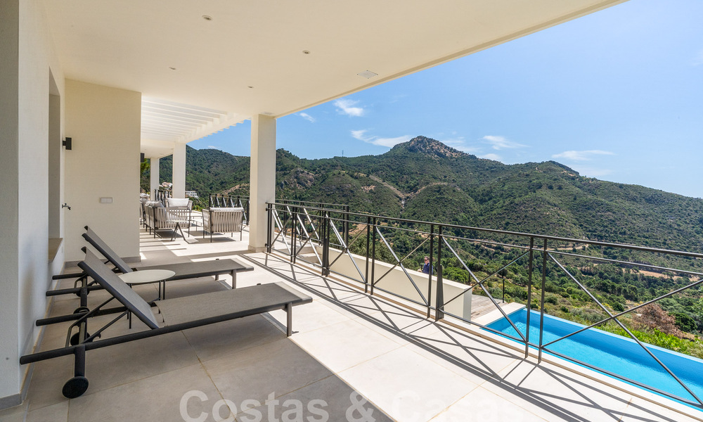 Luxevilla in een moderne-Andalusische stijl te koop in een fantastische, natuurlijke omgeving van Marbella - Benahavis 55249