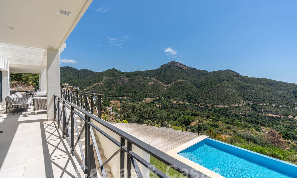 Luxevilla in een moderne-Andalusische stijl te koop in een fantastische, natuurlijke omgeving van Marbella - Benahavis 55271