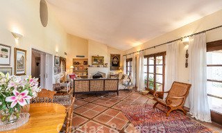 Spaanse luxevilla te koop met panoramisch uitzicht in een gated community omgeven door natuur in Marbella - Benahavis 55327 