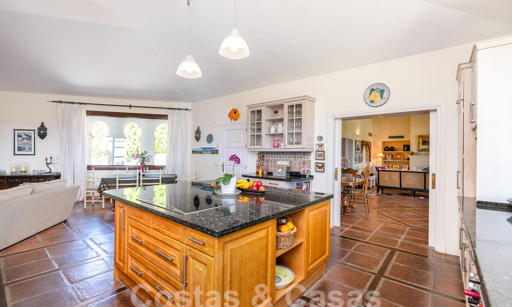 Spaanse luxevilla te koop met panoramisch uitzicht in een gated community omgeven door natuur in Marbella - Benahavis 55333