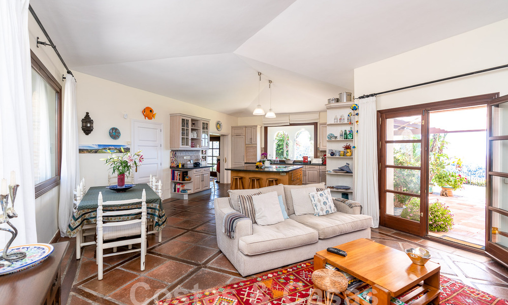 Spaanse luxevilla te koop met panoramisch uitzicht in een gated community omgeven door natuur in Marbella - Benahavis 55335