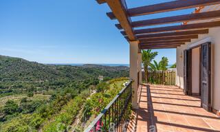 Spaanse luxevilla te koop met panoramisch uitzicht in een gated community omgeven door natuur in Marbella - Benahavis 55353 
