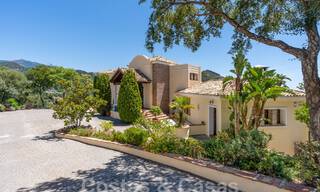 Spaanse luxevilla te koop met panoramisch uitzicht in een gated community omgeven door natuur in Marbella - Benahavis 55358 