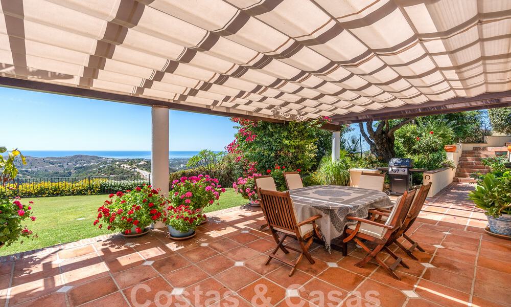 Spaanse luxevilla te koop met panoramisch uitzicht in een gated community omgeven door natuur in Marbella - Benahavis 55361