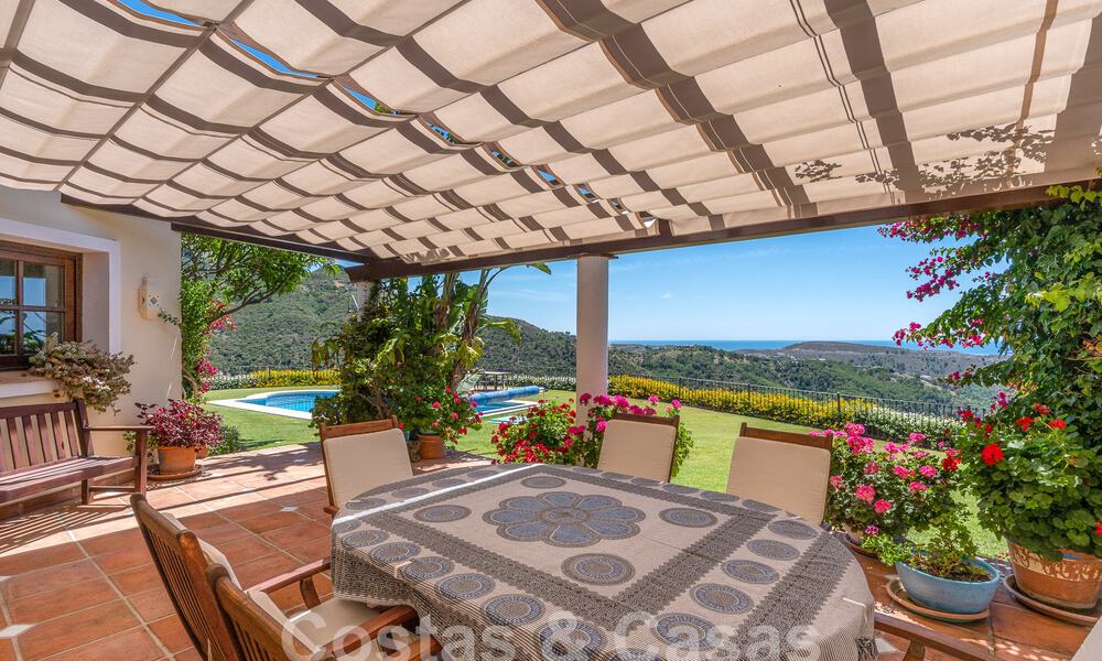 Spaanse luxevilla te koop met panoramisch uitzicht in een gated community omgeven door natuur in Marbella - Benahavis 55363