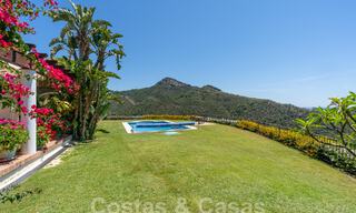 Spaanse luxevilla te koop met panoramisch uitzicht in een gated community omgeven door natuur in Marbella - Benahavis 55364 