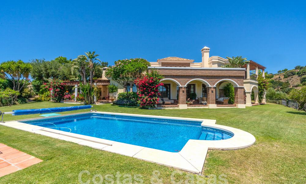 Spaanse luxevilla te koop met panoramisch uitzicht in een gated community omgeven door natuur in Marbella - Benahavis 55365