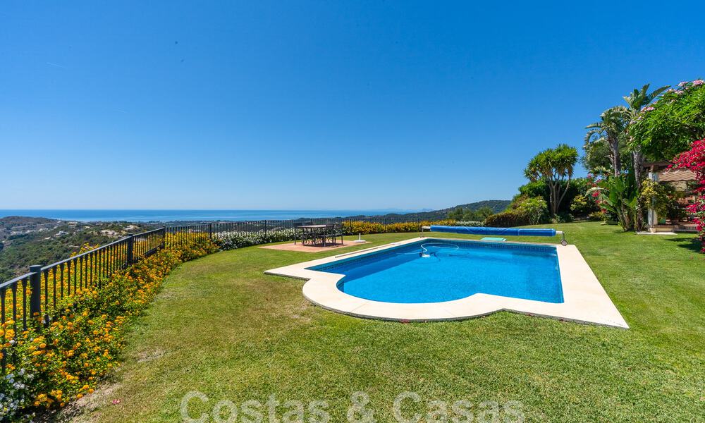 Spaanse luxevilla te koop met panoramisch uitzicht in een gated community omgeven door natuur in Marbella - Benahavis 55366