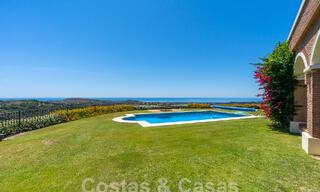 Spaanse luxevilla te koop met panoramisch uitzicht in een gated community omgeven door natuur in Marbella - Benahavis 55368 