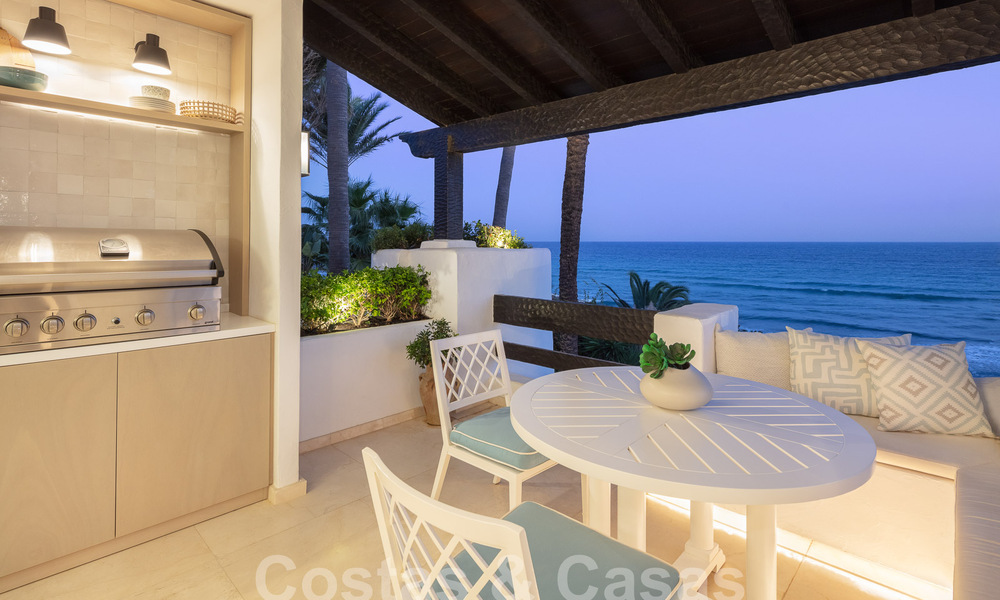 Luxueus beachfront penthouse te koop met frontaal zeezicht in Puente Romano op de Golden Mile van Marbella 55065