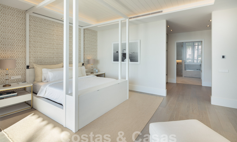 Luxueus beachfront penthouse te koop met frontaal zeezicht in Puente Romano op de Golden Mile van Marbella 55074