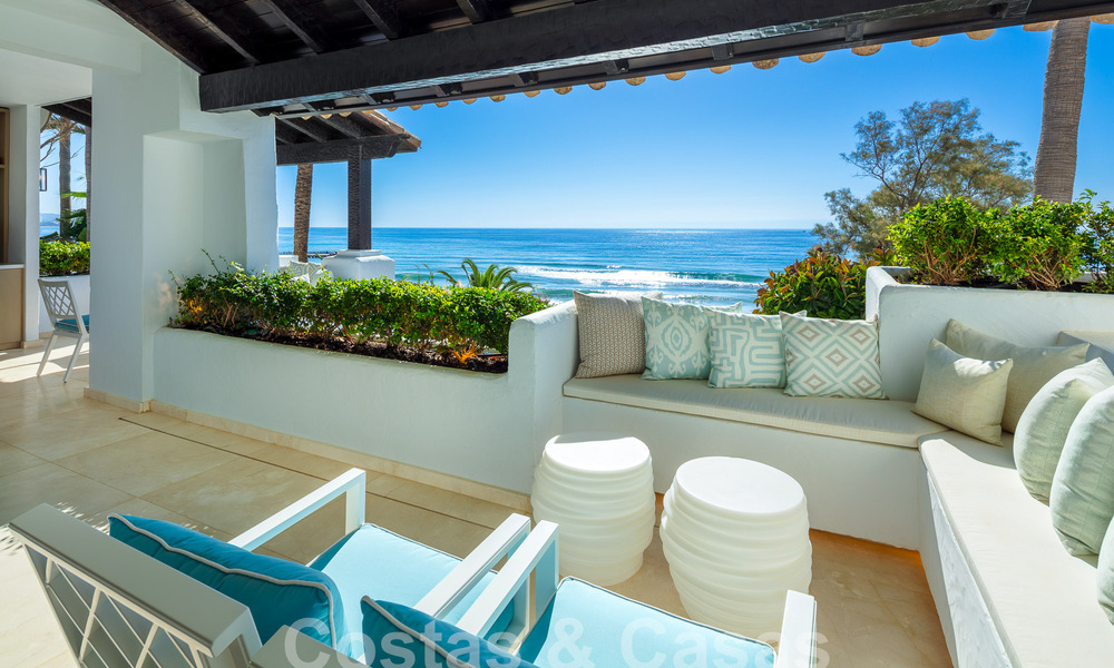 Luxueus beachfront penthouse te koop met frontaal zeezicht in Puente Romano op de Golden Mile van Marbella 55085