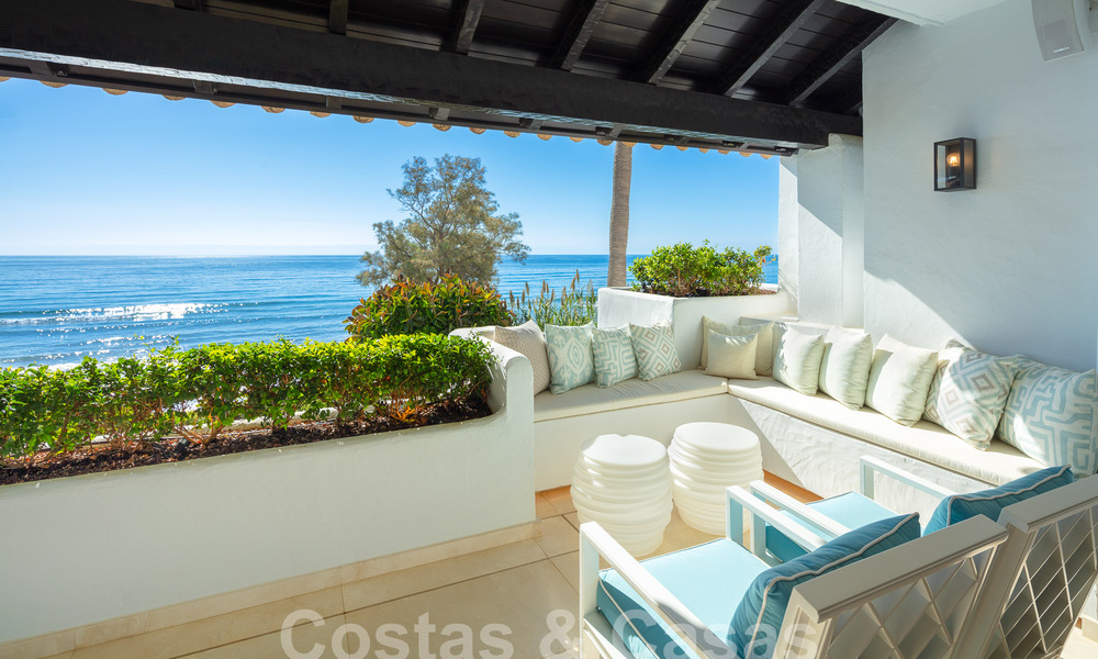 Luxueus beachfront penthouse te koop met frontaal zeezicht in Puente Romano op de Golden Mile van Marbella 55088
