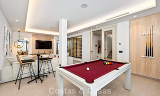 Ruime, eigentijdse luxevilla, gelegen op eerstelijns golf met uitzicht op de La Concha berg te Nueva Andalucia, Marbella 786390 